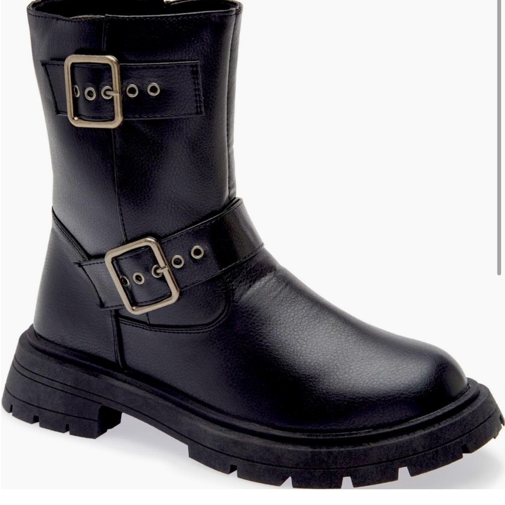 New Women’s Wild Diva Buckle Combat Boots.  Size 6.5